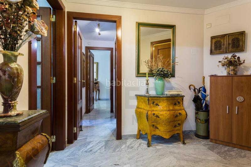 Foto bfc177c1-a0f5-4098-9fd3-c872a0102432. Pis amb aparcament piscina a La Buhaira Sevilla