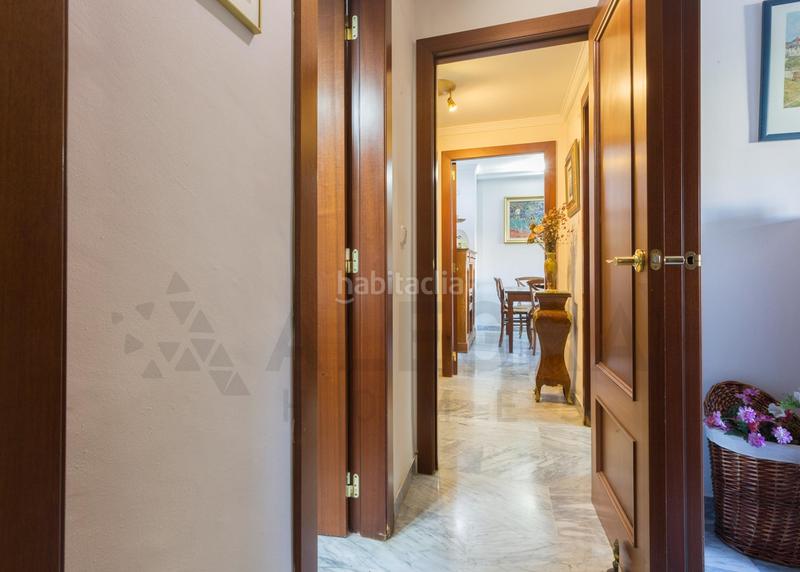 Foto eede1025-3a76-4a0c-aa3a-7fd7f429b1fe. Pis amb aparcament piscina a La Buhaira Sevilla