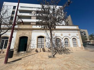 Lloguer Local Comercial  Calle calle circo. Alquiler de local comercial en zona céntrica de jerez de la fron