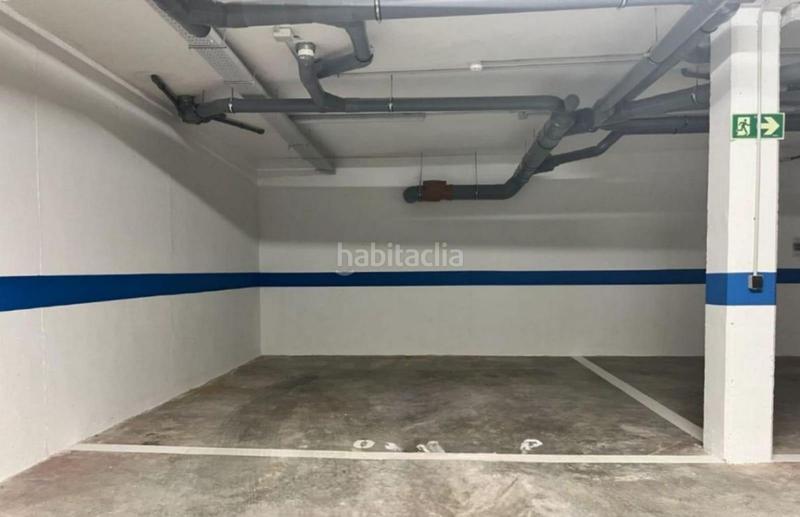 Foto bf3a80b1-c939-444c-86dc-36aa53eb39ec. Autoparkplatz in Bahia Luz - La Forestal Rota