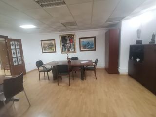 Office space in Calle rambla obispo orberá 26