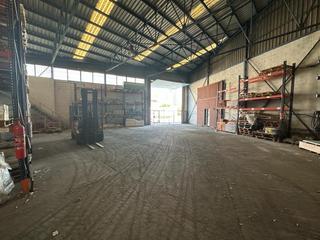 Rent Industrial building  Calle sierra alhamilla. Gran nave altos techos