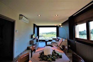 Chalet en Gualta. Chalet con 3 habitaciones amueblado con parking, piscina, calefa