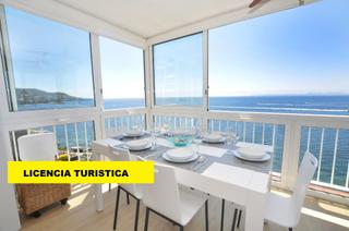 Pis  Carretera de canyelles. Apartamento reformado con parking y vista al mar