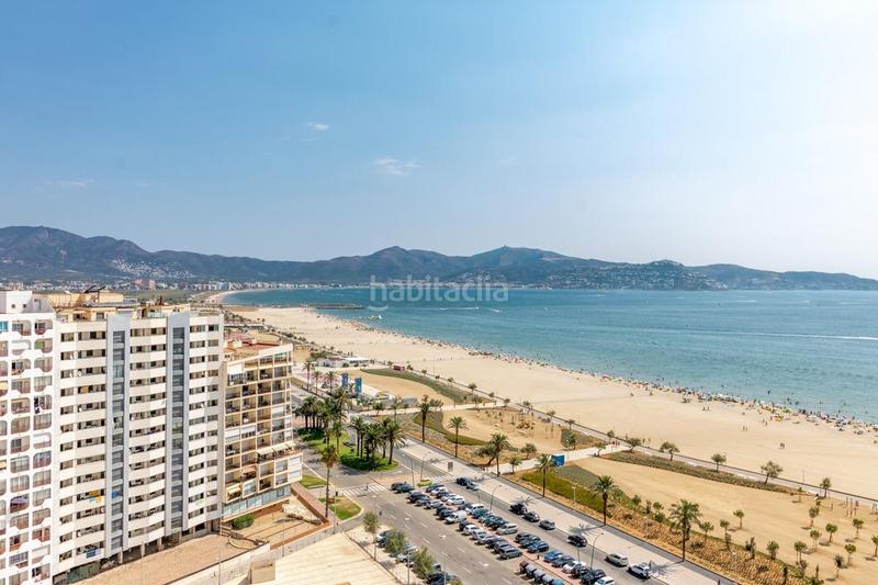 Foto 1a41ea57-af0e-41fa-8ced-226f2d3f4056. Apartamento  reformado con vistas al mar en Empuriabrava