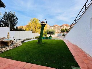 Gebäude in Poble Nou-Olivar Gran. Figueres.edificio en venta cempordà.