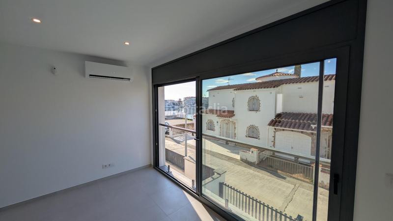 Foto 37c3e63c-5e49-459b-9f71-b2f2f9f0ff2a. Casa  de obra nueva en venta en Sant Maurici Empuriabrava