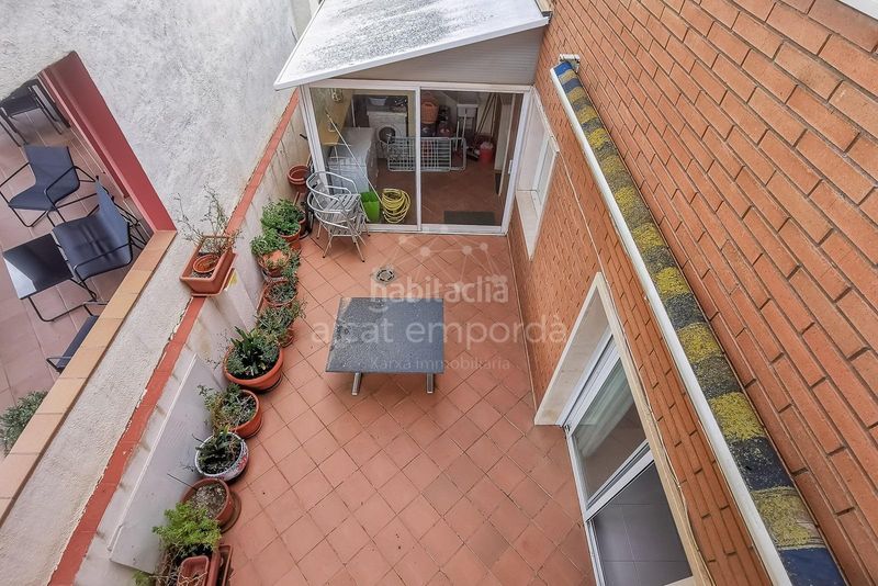 Foto dee5aef1-e22f-42e3-a6db-355b5c83aa3d. Casa adossada a Centre Roses