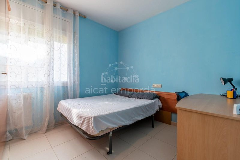 Foto df383136-626b-4385-904e-8db328ecee8c. Casa adossada a Centre Roses