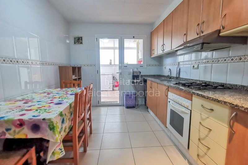Foto e1f634b3-1a72-4fe9-92d2-1eace7685199. Casa adossada amb calefacció a Centre Roses