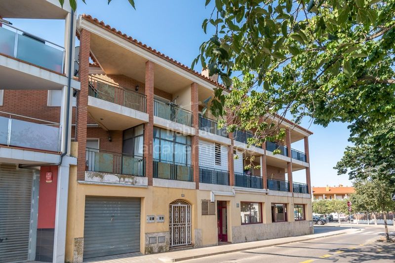 Foto eb47eccd-7f95-4be0-83c7-dcc783afb565. Casa adossada a Centre Roses