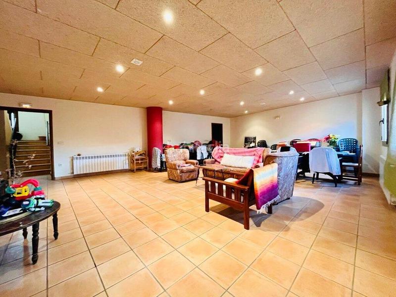 Foto a3cd38e6-40b5-49c9-9902-b51a36d4632c. Casa adossada amb calefacció aparcament a Maçanet de Cabrenys