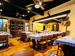 Semi detached house in Maçanet de Cabrenys. Oportunidad única casa rústica en venta en maçanet de cabrenys.