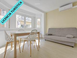 Apartamento en Centre. A tan solo 30m de la playa y con licencia turística!