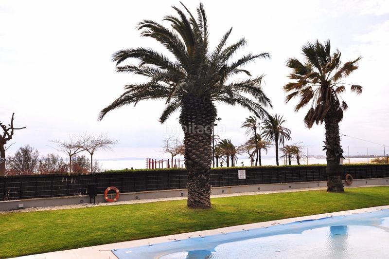 Foto ac0e2d0b-f34d-4a63-bbba-0da927d1cb3a. Ático  en 1 línea con solárium, preciosas vistas y licencia turística. en Roses