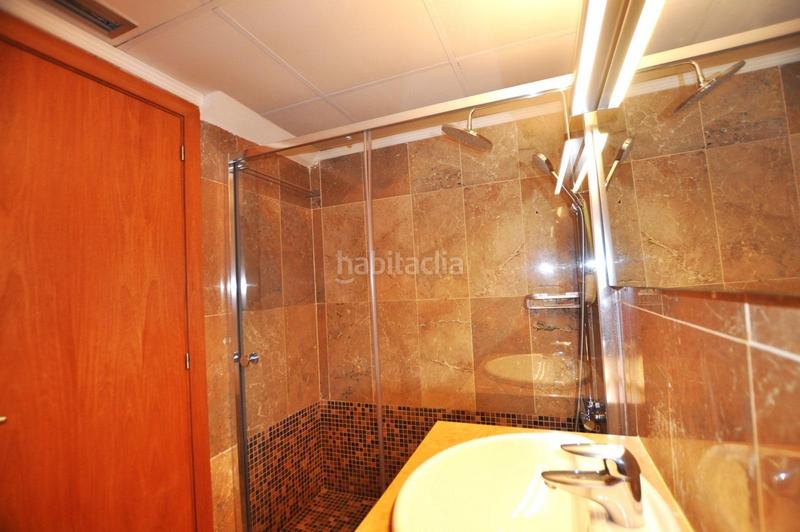 Foto d689932f-6d33-4ec3-929f-e46c53f8e276. Ático  en 1 línea con solárium, preciosas vistas y licencia turística. en Roses