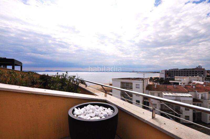 Foto e115f1d5-3aec-4f25-9230-1d2eb8e060ca. Ático  en 1 línea con solárium, preciosas vistas y licencia turística. en Roses