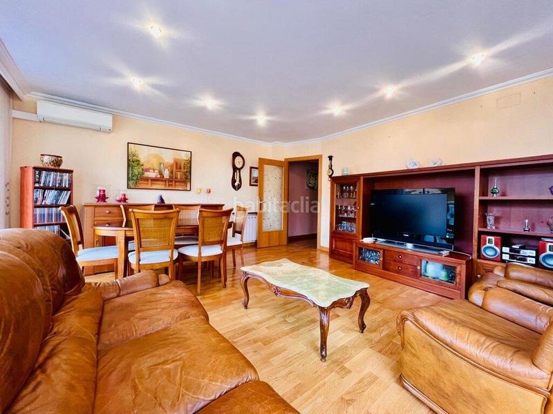 Foto e23e31c0-45a3-430f-8022-d9f71c76d2aa. Apartamento piso en venta en el centro comodidad y estilo. en Figueres