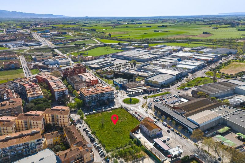 Foto f70d0367-b032-4bdf-8f73-9d2c75cd360c. Terreno residencial solar edificable en Carretera de Roses-Fossos Figueres