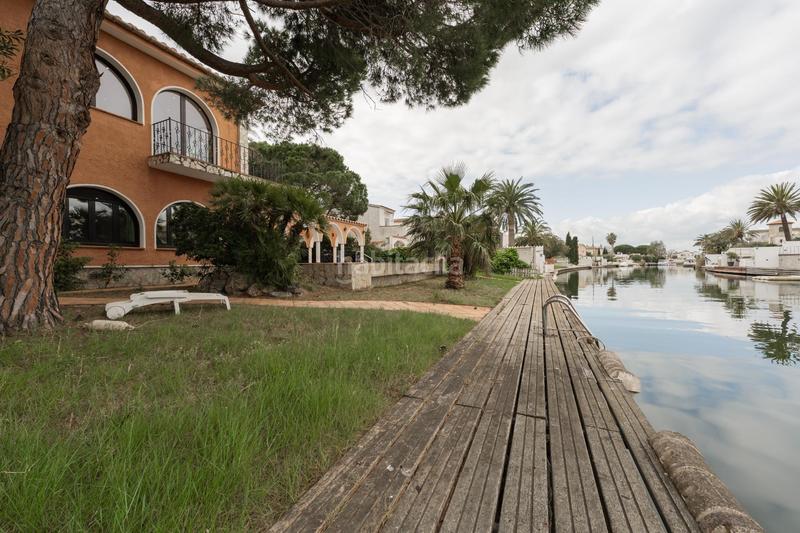 Foto 84ed90a9-fade-45a9-a6aa-a93e3b3f8ff8. Maison avec chauffage piscine dans Requesens Empuriabrava