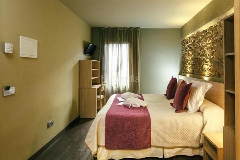 Foto 1e09e125-7a43-42b1-bb81-f4c031f8cb98. Edificio hotel con spa en venta en Garriguella