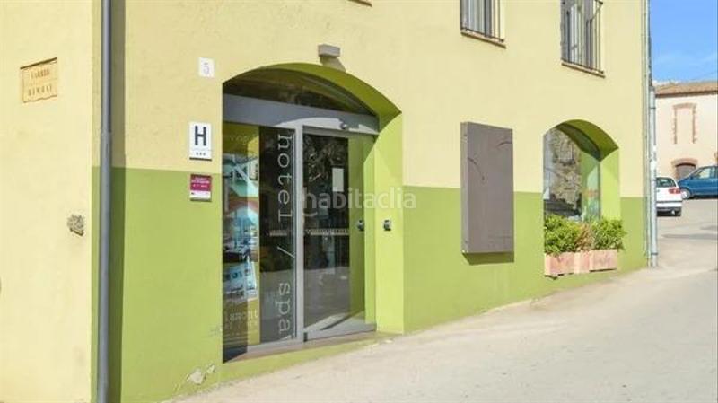 Foto 276be2d6-c5cb-414d-b9b2-fbe766661249. Edificio hotel con spa en venta en Garriguella
