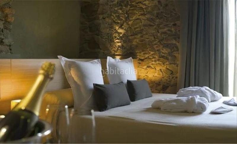 Foto 46ef0994-2a5e-4fcc-8773-ee3b9e296b91. Edificio hotel con spa en venta en Garriguella