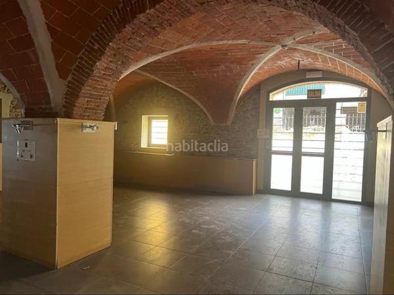 Foto bf28af1c-d9b9-44fd-8029-f281f441b41f. Edificio hotel con spa en venta en Garriguella