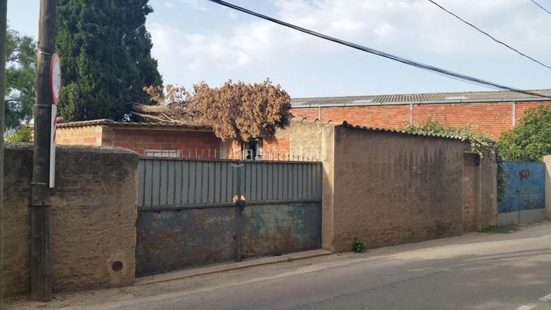 Foto a5915d6f-6683-446a-ab0a-e830dc5c8885. Terreno residencial cerca del centro ciudad en Vilatenim Figueres
