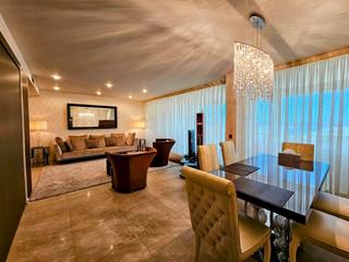 Apartament a Puig Rom-Canyelles-Almadrava. Lujoso piso en primera linea de mar con preciosas vistas y parki