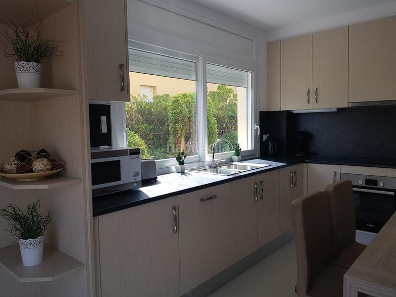 Foto 41f8d1dd-e2b5-40ce-8672-60e9581f5801. Casa  moderna con amarre y piscina en Santa Margarida Roses