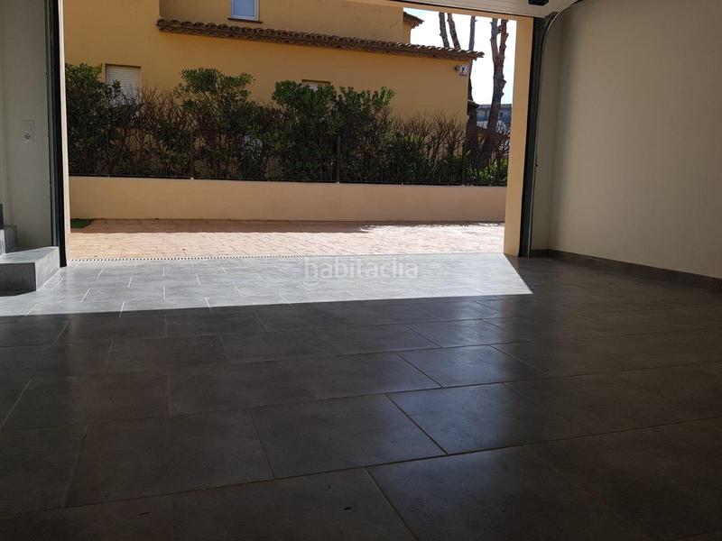 Foto 4a6e0bea-4949-474a-a5f7-fcf822d02c43. Casa  moderna con amarre y piscina en Santa Margarida Roses