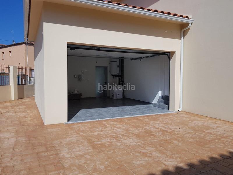 Foto 645ba36d-ff3f-409a-b977-55fb14e02573. Casa  moderna con amarre y piscina en Santa Margarida Roses