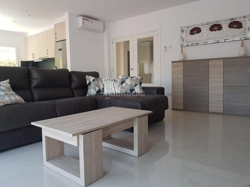 Foto bbb873d3-a53b-4df5-a3cd-604476f9e1ae. Casa  moderna con amarre y piscina en Santa Margarida Roses