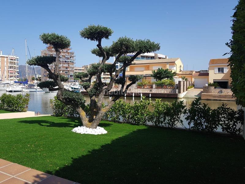 Foto d5b63624-af0d-4956-bc6c-1948c20ff678. Casa  moderna con amarre y piscina en Santa Margarida Roses