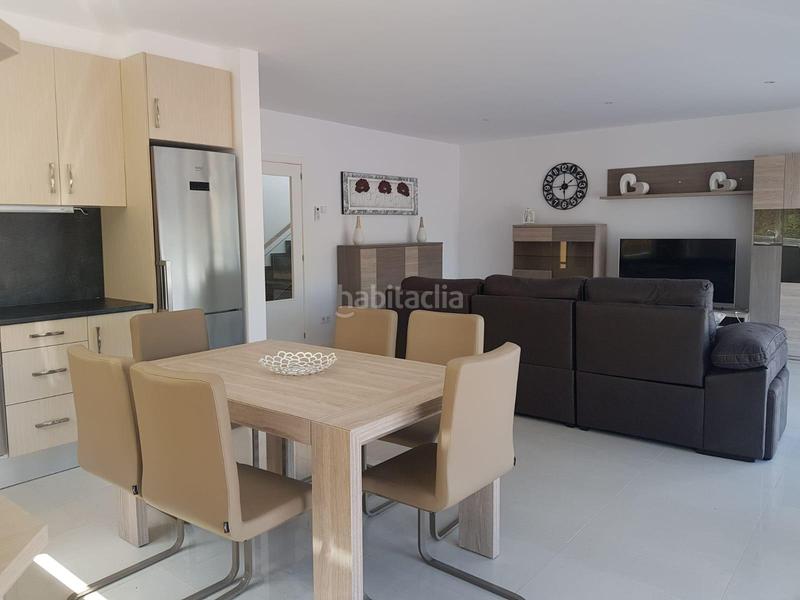 Foto d84ae8b0-bf9e-43fc-ace0-156be6601d4a. Casa  moderna con amarre y piscina en Santa Margarida Roses