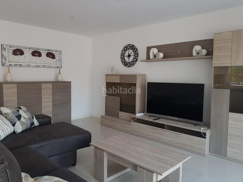 Foto dbd29bfb-6fde-46ad-be95-c09951ade792. Casa  moderna con amarre y piscina en Santa Margarida Roses