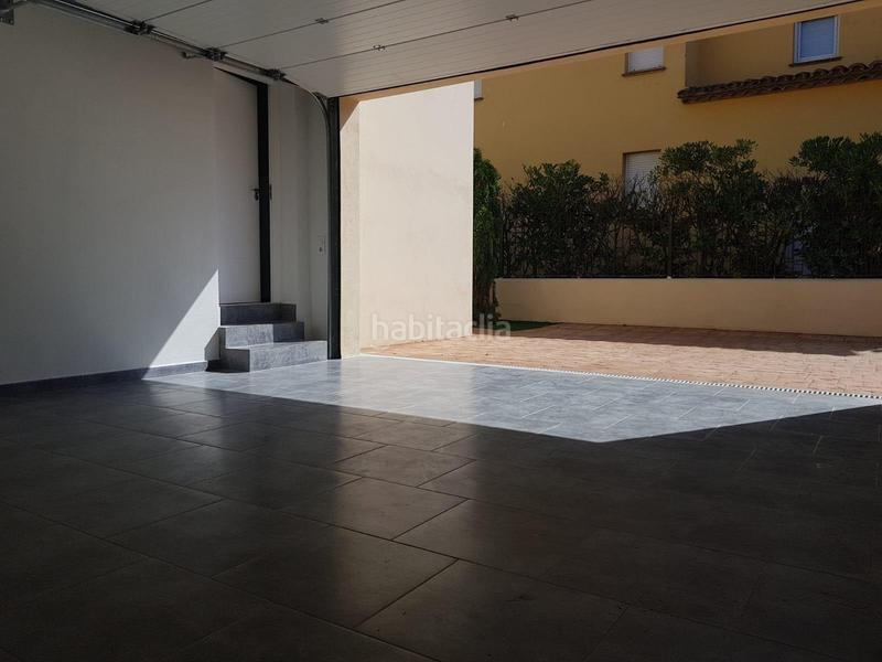 Foto f5ec8a05-653a-4104-8f93-e751264a60a2. Casa  moderna con amarre y piscina en Santa Margarida Roses