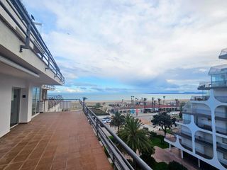 Piccolo appartamento in Muga - Gran Reserva - Badia. Piso reformado con vistas al mar y canales