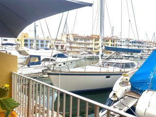 Apartamento en Salins - Cavall de Mar. Apartamento vista al canal con parking en empuriabrava