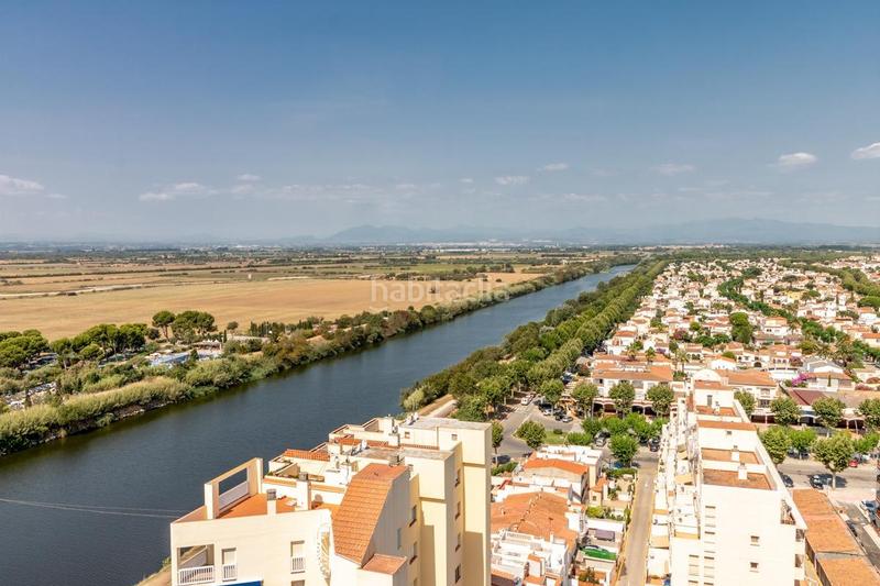 Foto 15d28f21-f029-4545-8904-f9d62ef822c6. Apartamento  reformado a pocos metros del mar en Empuriabrava