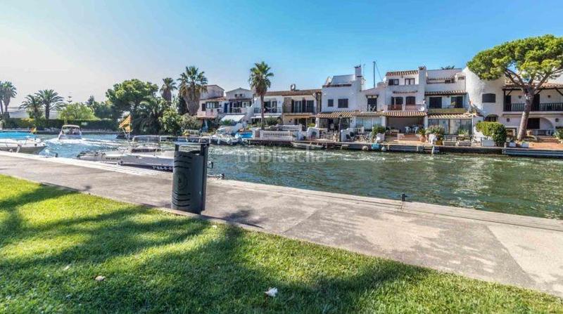 Foto 390582f1-1b7b-4600-8ea8-a509eba961da. Apartamento  reformado a pocos metros del mar en Empuriabrava