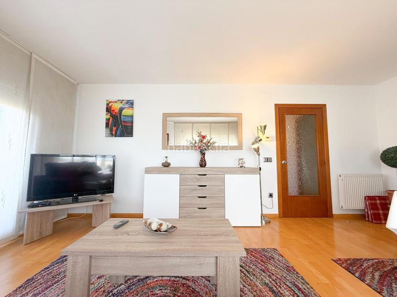 Foto 09f2c491-ed26-4789-a32b-e76c58e0c3cb. Apartment with heating parking in Creu de la Mà Figueres