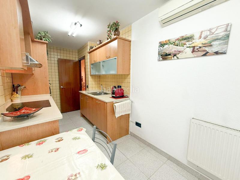 Foto 7257c994-211d-4297-9234-172446314758. Apartment with heating parking in Creu de la Mà Figueres