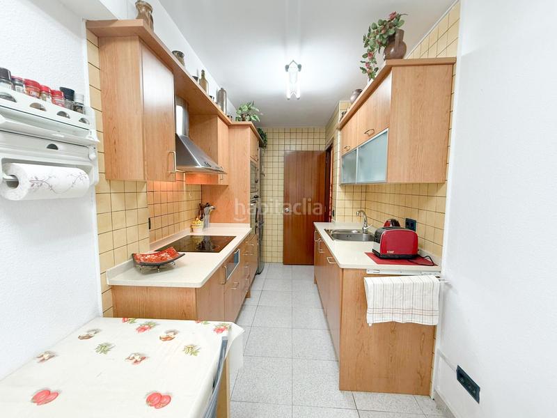 Foto 91330ad0-f400-4fdf-8583-1cfcc86c3fe5. Apartment with heating parking in Creu de la Mà Figueres