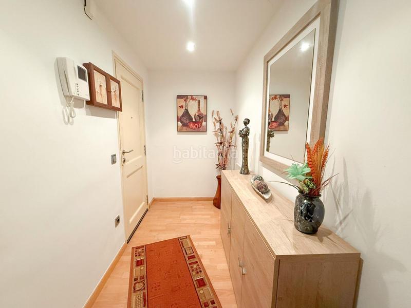 Foto e8f7c0fb-e45c-4fc0-8163-17d84f8c7154. Apartment with heating parking in Creu de la Mà Figueres