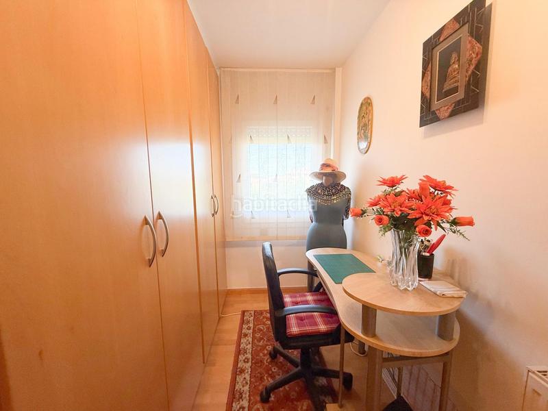 Foto f1edf40c-4063-4852-801f-72521b4ecf13. Apartment with heating parking in Creu de la Mà Figueres