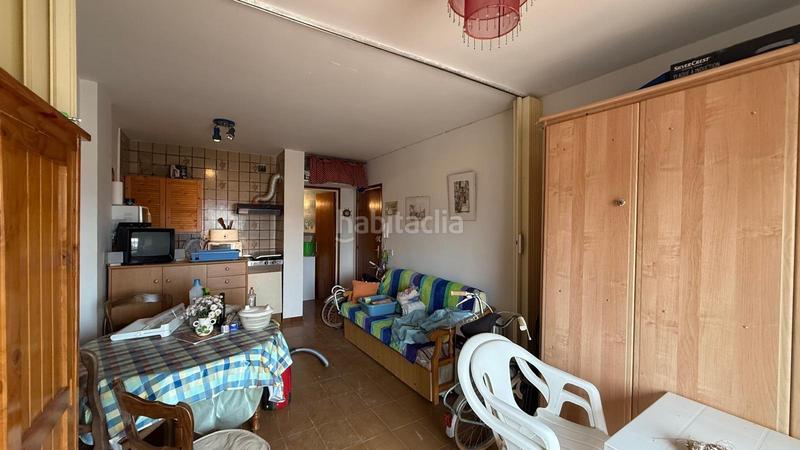 Foto f83b64b6-3831-444f-b868-2580bf2c292d. Apartamento  de un solo ambiente vista al mar en Empuriabrava