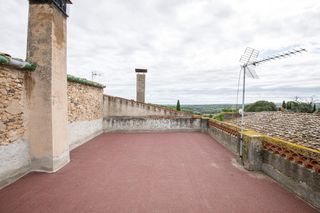 Casa pareada en Palau de Santa Eulàlia. Casa del siglo xix con amplio terreno en palau de santa eulalia