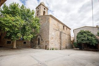 Casa aparellada a Palau de Santa Eulàlia. Casa del siglo xix con amplio terreno en palau de santa eulalia